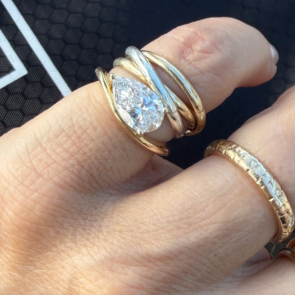 Elegant Gold and lab diamond Women's Ring